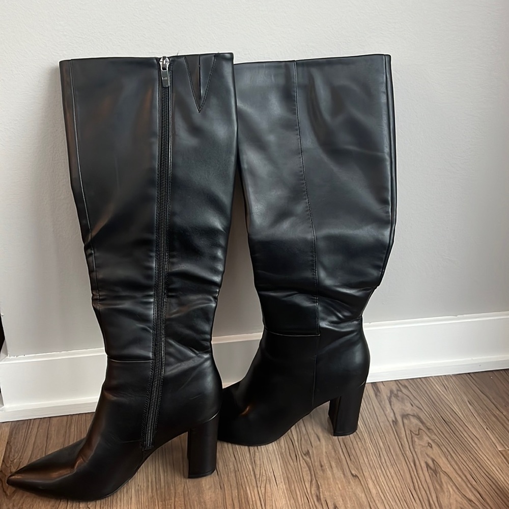 Womens black Marc Fisher boots
